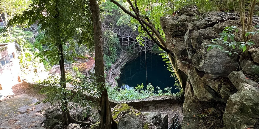 Indgang til Cenote Zaci