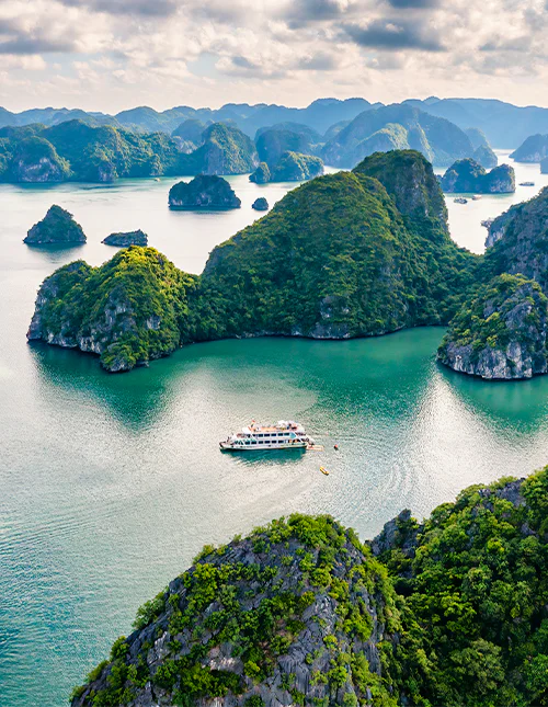 Udsigt over Lan Ha Bay i det nordlige Vietnam