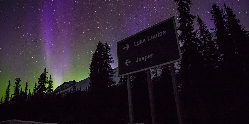 Nordlys i Banff Nationalpark i Rocky Mountains i Canada