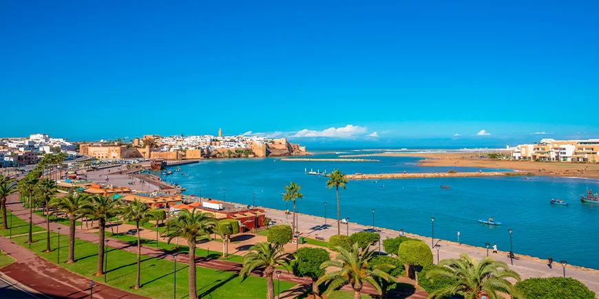 Solrig dag ved havnen i Rabat i Maraokko