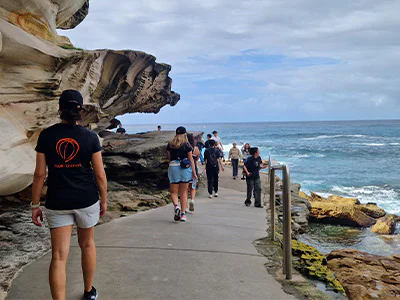 Christina, som er product manager i TourCompass, går på Coogee til Bondi-stien