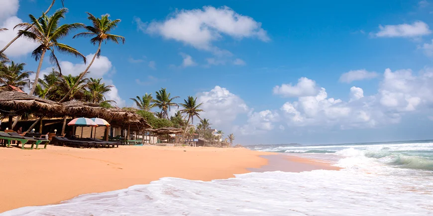 Strand ved Hikkaduwa i Sri Lanka