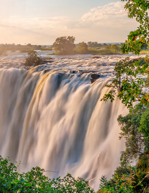 Smuk udsigt til det brusende Victoria Falls