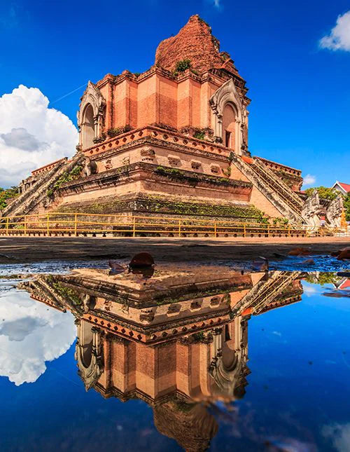 Wat Chedi Luang-templet i Chiang Mai, Thailand, i Asien