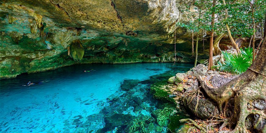 Den smukke Cenote Dos Ojos i Tulum