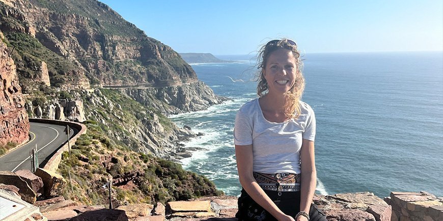 TourCompass-medlem på Chapman's Peak Drive nær Cape Town