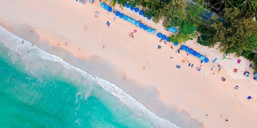 Kata Beach på Phuket i det sydlige Thailand