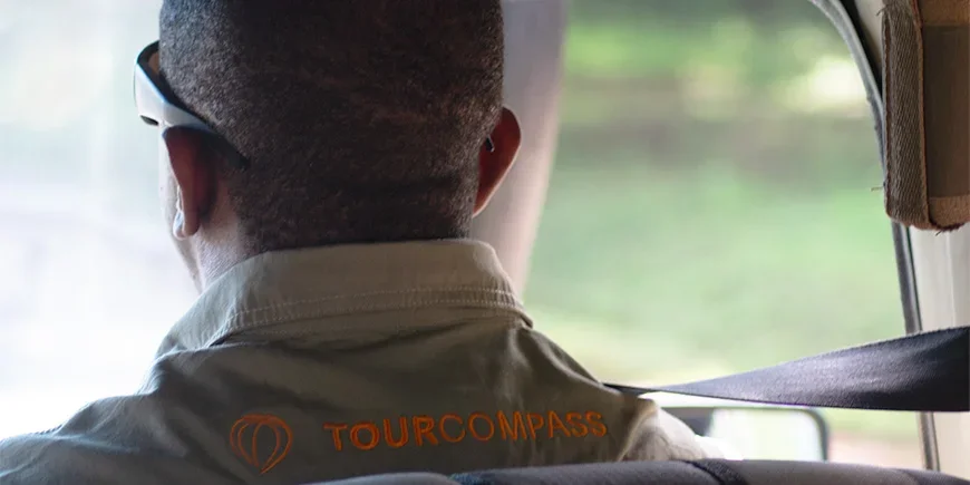 Vores guide Issa bag rattet