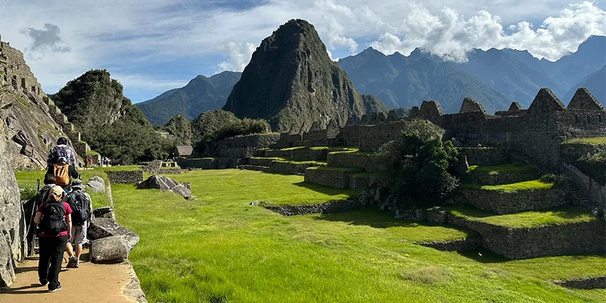 Vandring ved ruinerne i Machu Picchu