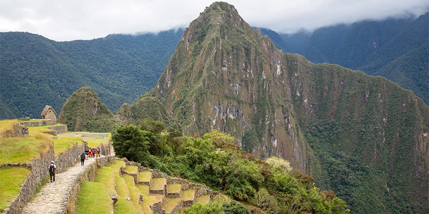 Udsigt fra de øvre terasser ved Machu Picchu