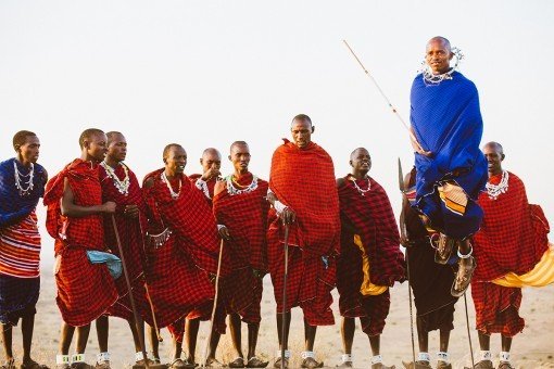 Masaiernes glade sang og høje hop