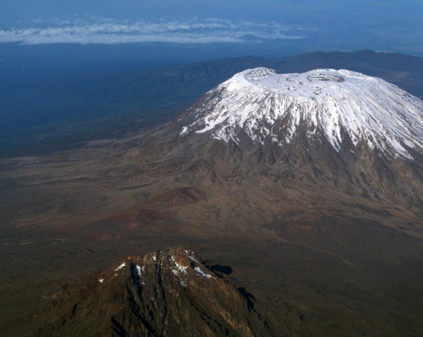 Fly fra Kilimanjaro til Danmark