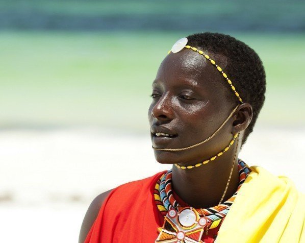 Masai på stranden på Mombasa