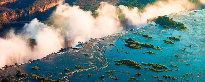 Oversigtsbillede fra Victoria Falls ved solnedgang