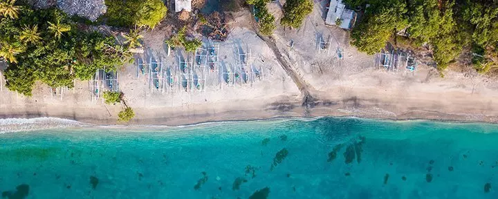 Oversigtsbillede fra strand i Indonesien