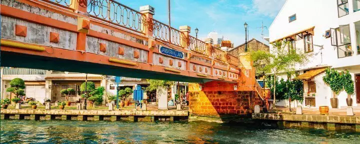 Pink Bridge i byen Melaka i Malaysia